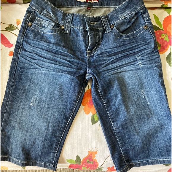Moto bermuda jeans distressed size 26 fits likes 24 - Picture 1 of 6